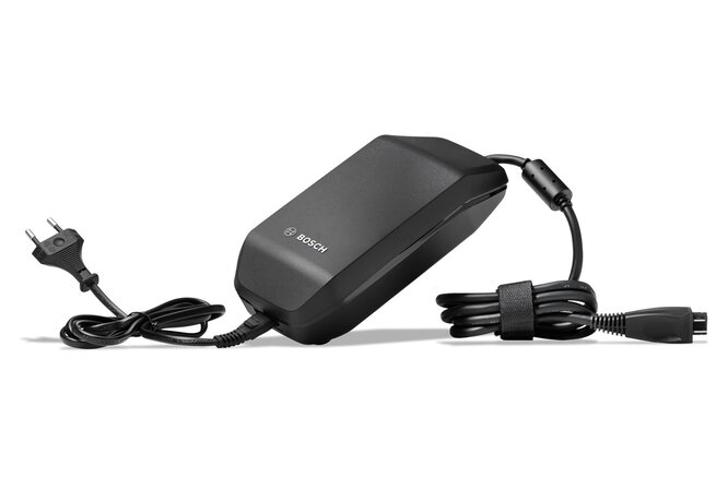 BOSCH Ladegerät 4 Ampere BPC3400 mit Netzkabel schwarz